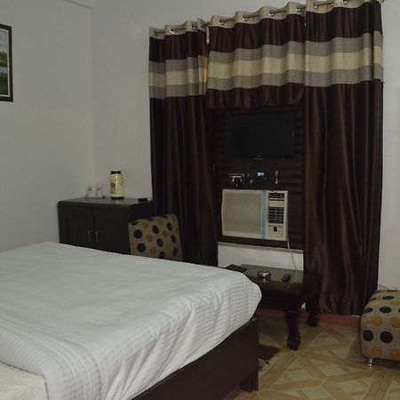 בארילי Hotel Royal Classic מראה חיצוני תמונה