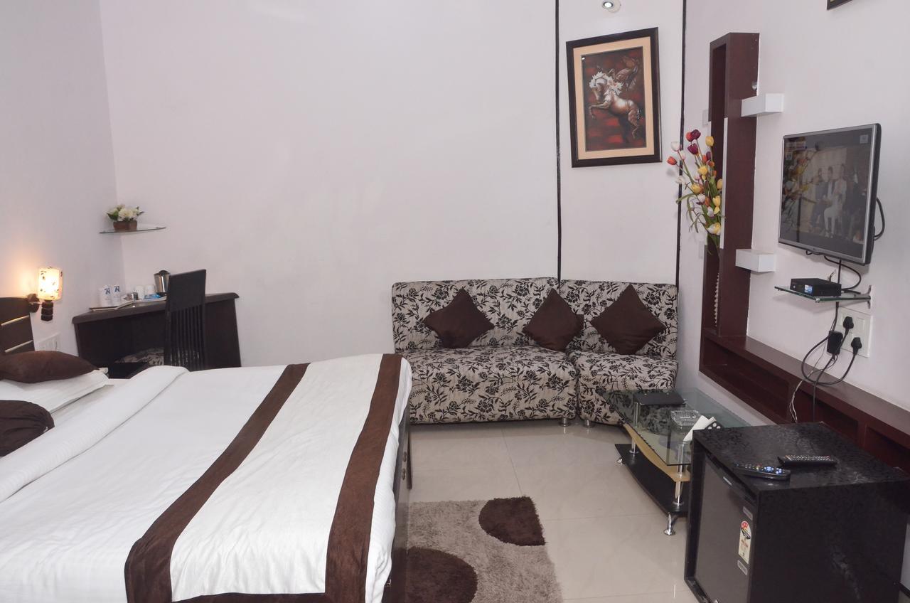 בארילי Hotel Royal Classic מראה חיצוני תמונה